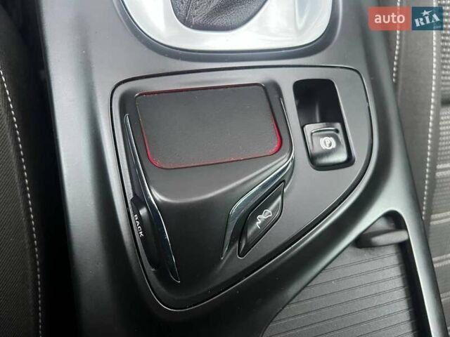 Серый Опель Инсигния, объемом двигателя 2 л и пробегом 258 тыс. км за 11700 $, фото 24 на Automoto.ua