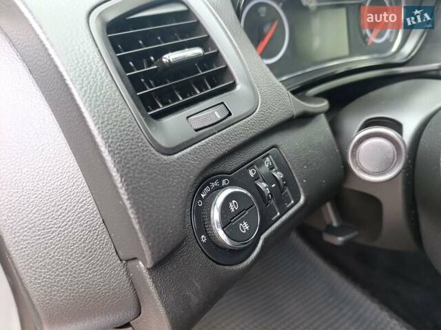 Сірий Опель Інсігнія, об'ємом двигуна 2 л та пробігом 259 тис. км за 9350 $, фото 25 на Automoto.ua