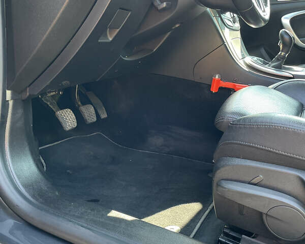 Сірий Опель Інсігнія, об'ємом двигуна 1.96 л та пробігом 297 тис. км за 11000 $, фото 87 на Automoto.ua