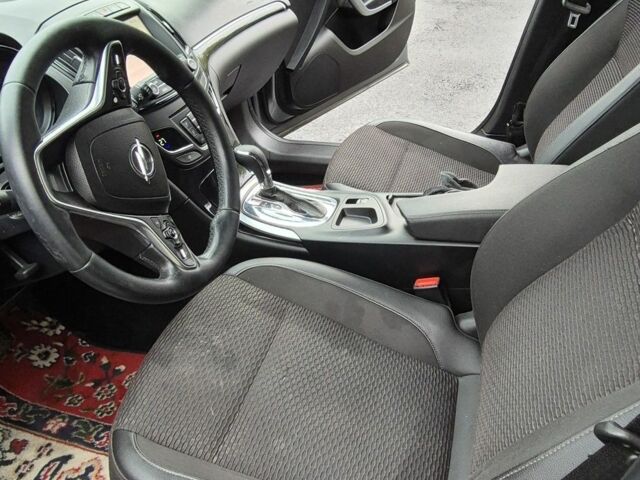 Серый Опель Инсигния, объемом двигателя 2 л и пробегом 329 тыс. км за 9000 $, фото 1 на Automoto.ua