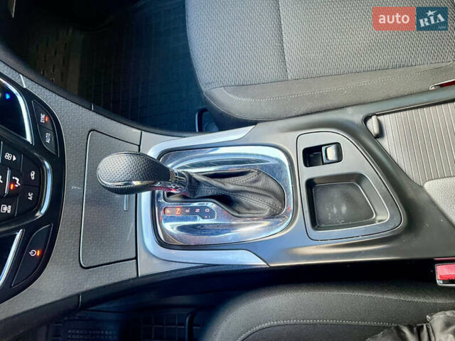 Серый Опель Инсигния, объемом двигателя 1.6 л и пробегом 238 тыс. км за 9700 $, фото 28 на Automoto.ua