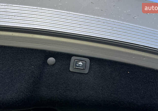 Серый Опель Инсигния, объемом двигателя 1.6 л и пробегом 249 тыс. км за 9500 $, фото 8 на Automoto.ua