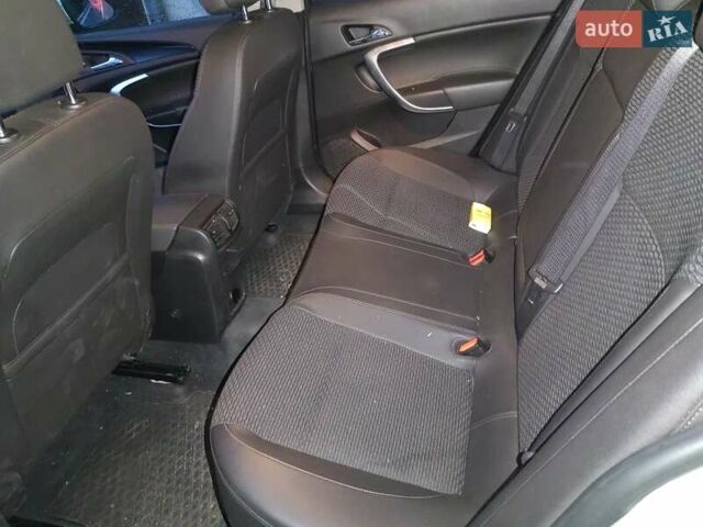 Сірий Опель Інсігнія, об'ємом двигуна 1.96 л та пробігом 239 тис. км за 10000 $, фото 5 на Automoto.ua