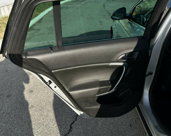 Сірий Опель Інсігнія, об'ємом двигуна 1.6 л та пробігом 249 тис. км за 9800 $, фото 12 на Automoto.ua