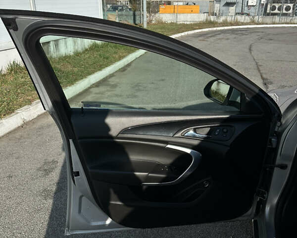 Сірий Опель Інсігнія, об'ємом двигуна 1.6 л та пробігом 249 тис. км за 9800 $, фото 18 на Automoto.ua