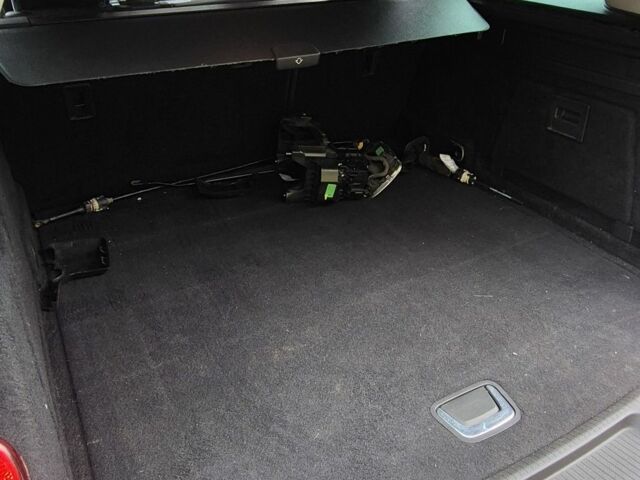 Серый Опель Инсигния, объемом двигателя 2 л и пробегом 329 тыс. км за 9000 $, фото 4 на Automoto.ua