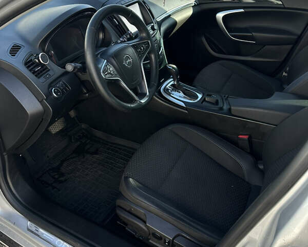 Сірий Опель Інсігнія, об'ємом двигуна 1.6 л та пробігом 249 тис. км за 9800 $, фото 17 на Automoto.ua