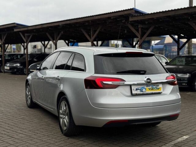 Серый Опель Инсигния, объемом двигателя 0 л и пробегом 215 тыс. км за 10750 $, фото 2 на Automoto.ua