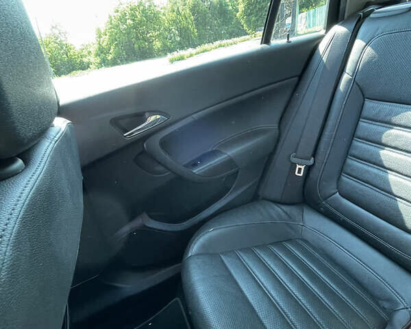 Сірий Опель Інсігнія, об'ємом двигуна 1.96 л та пробігом 297 тис. км за 11000 $, фото 113 на Automoto.ua