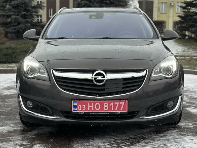 Серый Опель Инсигния, объемом двигателя 2 л и пробегом 228 тыс. км за 13500 $, фото 2 на Automoto.ua
