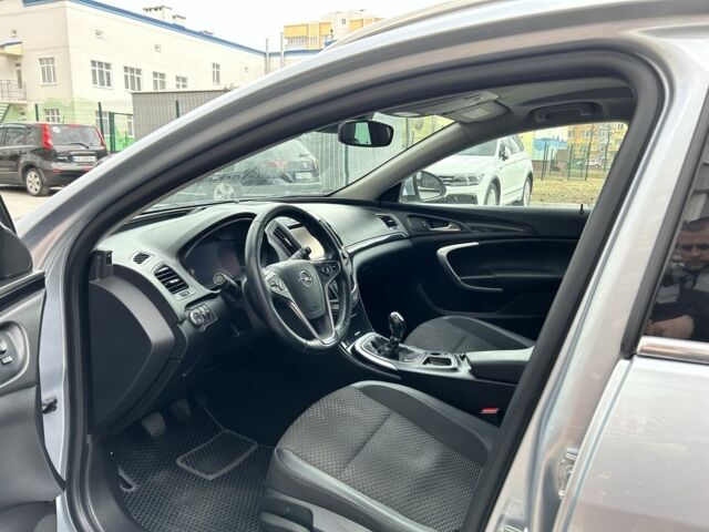 Серый Опель Инсигния, объемом двигателя 2 л и пробегом 215 тыс. км за 11200 $, фото 12 на Automoto.ua