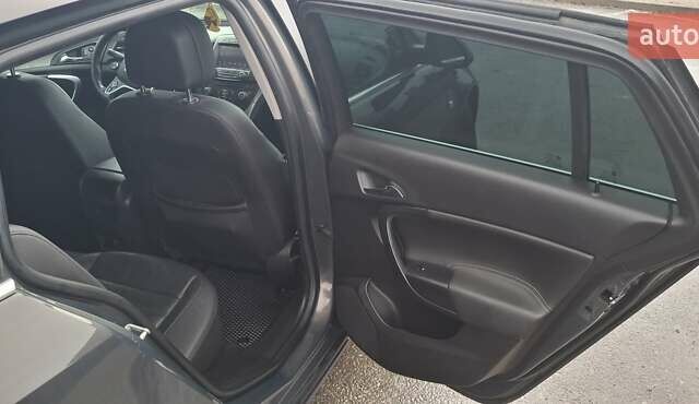 Сірий Опель Інсігнія, об'ємом двигуна 1.6 л та пробігом 280 тис. км за 10800 $, фото 8 на Automoto.ua