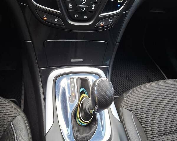 Сірий Опель Інсігнія, об'ємом двигуна 2 л та пробігом 237 тис. км за 12000 $, фото 8 на Automoto.ua