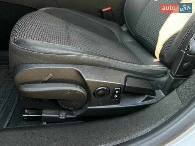 Сірий Опель Інсігнія, об'ємом двигуна 1.6 л та пробігом 249 тис. км за 9800 $, фото 27 на Automoto.ua