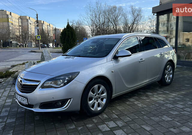 Серый Опель Инсигния, объемом двигателя 1.6 л и пробегом 249 тыс. км за 9500 $, фото 2 на Automoto.ua