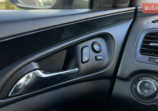 Серый Опель Инсигния, объемом двигателя 1.6 л и пробегом 249 тыс. км за 9500 $, фото 17 на Automoto.ua