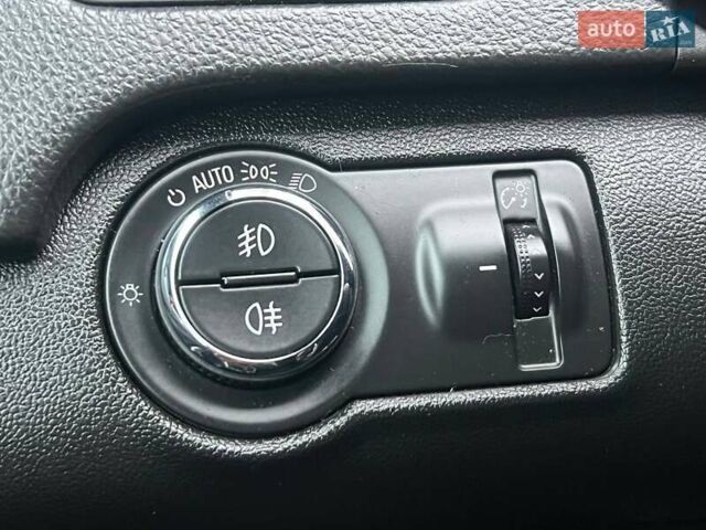 Серый Опель Инсигния, объемом двигателя 2 л и пробегом 258 тыс. км за 11700 $, фото 18 на Automoto.ua