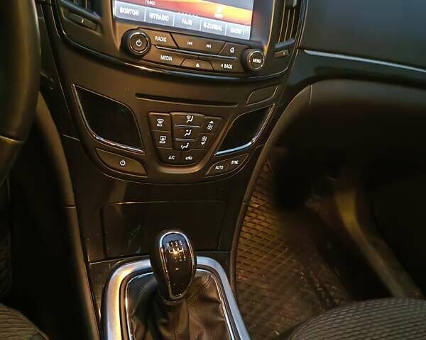 Сірий Опель Інсігнія, об'ємом двигуна 1.96 л та пробігом 239 тис. км за 10000 $, фото 2 на Automoto.ua