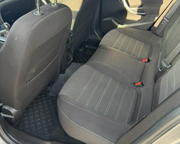 Сірий Опель Інсігнія, об'ємом двигуна 1.6 л та пробігом 185 тис. км за 8200 $, фото 14 на Automoto.ua