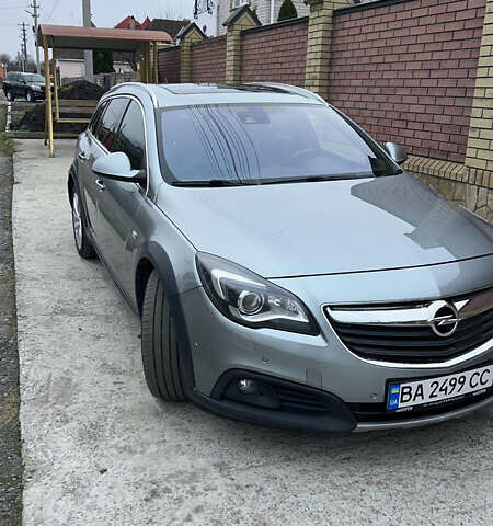 Серый Опель Инсигния, объемом двигателя 2 л и пробегом 234 тыс. км за 11000 $, фото 1 на Automoto.ua