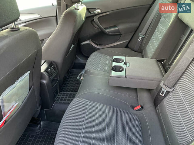 Сірий Опель Інсігнія, об'ємом двигуна 1.96 л та пробігом 212 тис. км за 11499 $, фото 11 на Automoto.ua