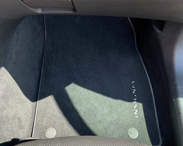 Сірий Опель Інсігнія, об'ємом двигуна 1.96 л та пробігом 297 тис. км за 11000 $, фото 76 на Automoto.ua