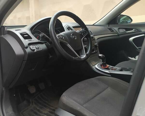 Сірий Опель Інсігнія, об'ємом двигуна 1.6 л та пробігом 226 тис. км за 12000 $, фото 3 на Automoto.ua