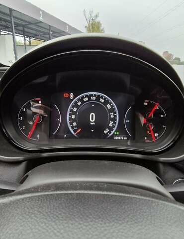 Опель Инсигния 2015 в Киеве на Automoto.ua Серый Опель Инсигния, объемом двигателя 1.96 л и пробегом 316 тыс. км за 9500 $, фото 3 на Automoto.ua