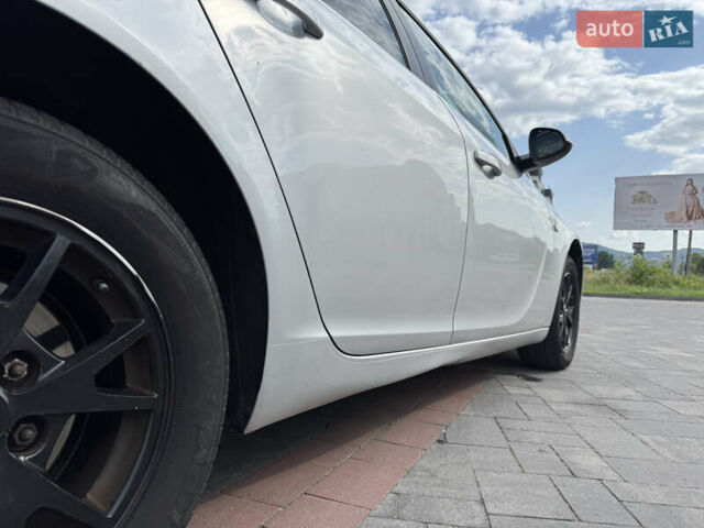 Серый Опель Инсигния, объемом двигателя 1.96 л и пробегом 231 тыс. км за 9999 $, фото 15 на Automoto.ua