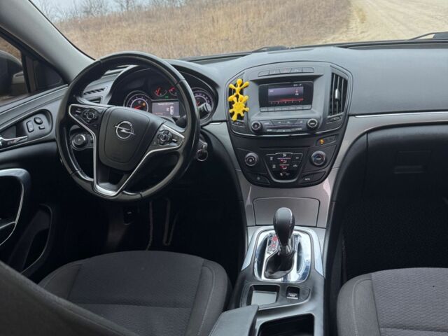 Сірий Опель Інсігнія, об'ємом двигуна 2 л та пробігом 240 тис. км за 9000 $, фото 7 на Automoto.ua