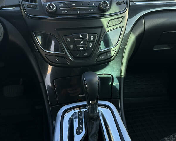 Сірий Опель Інсігнія, об'ємом двигуна 1.6 л та пробігом 249 тис. км за 9800 $, фото 20 на Automoto.ua