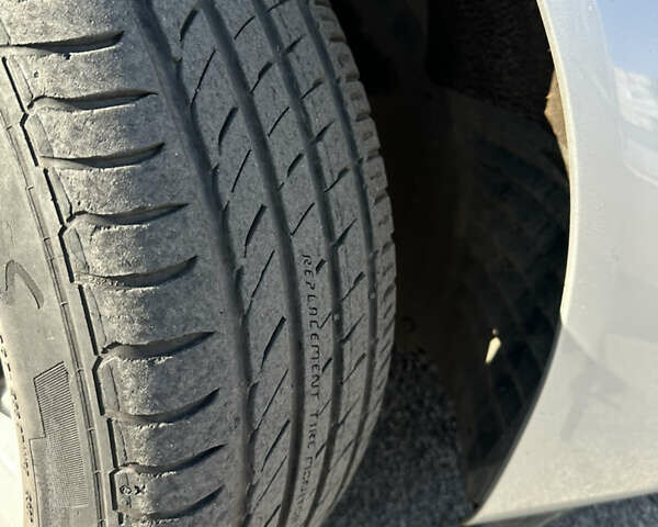 Сірий Опель Інсігнія, об'ємом двигуна 1.6 л та пробігом 249 тис. км за 9800 $, фото 25 на Automoto.ua