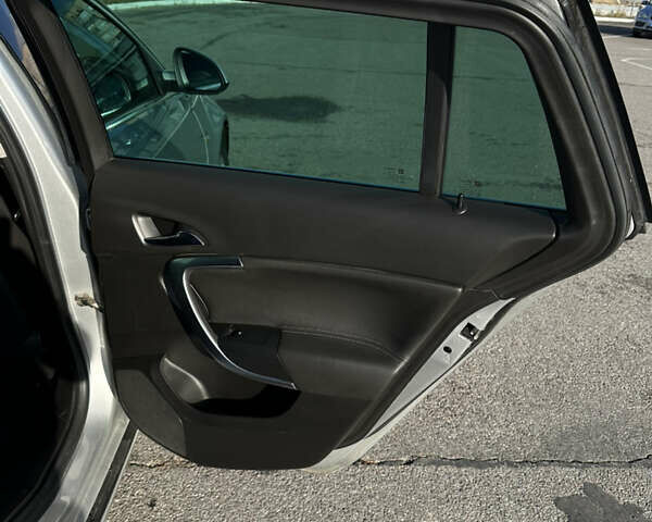 Сірий Опель Інсігнія, об'ємом двигуна 1.6 л та пробігом 249 тис. км за 9800 $, фото 14 на Automoto.ua