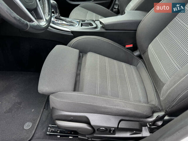 Серый Опель Инсигния, объемом двигателя 1.96 л и пробегом 231 тыс. км за 9999 $, фото 38 на Automoto.ua