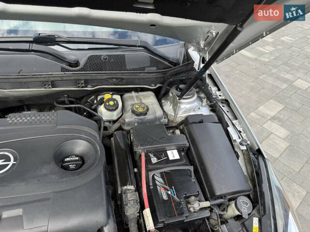 Серый Опель Инсигния, объемом двигателя 1.96 л и пробегом 231 тыс. км за 9999 $, фото 42 на Automoto.ua