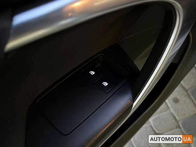 Сірий Опель Інсігнія, об'ємом двигуна 1.6 л та пробігом 208 тис. км за 9800 $, фото 11 на Automoto.ua