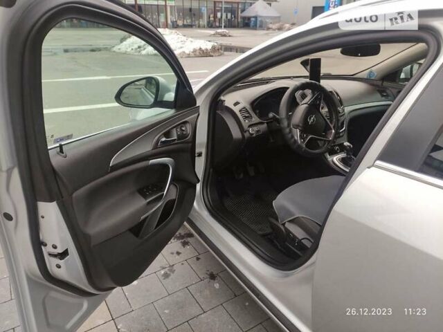 Серый Опель Инсигния, объемом двигателя 1.6 л и пробегом 220 тыс. км за 8700 $, фото 3 на Automoto.ua