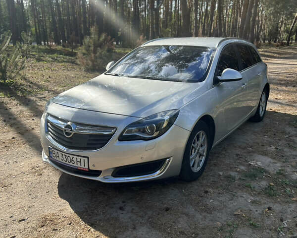 Серый Опель Инсигния, объемом двигателя 1.6 л и пробегом 224 тыс. км за 11500 $, фото 5 на Automoto.ua