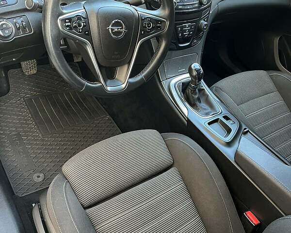 Серый Опель Инсигния, объемом двигателя 1.6 л и пробегом 200 тыс. км за 11800 $, фото 23 на Automoto.ua