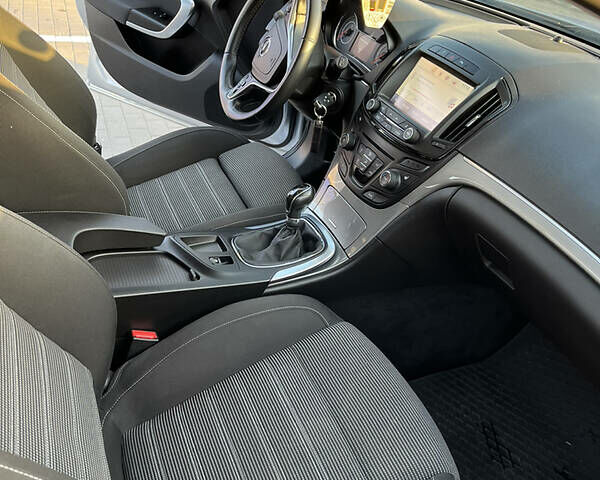 Серый Опель Инсигния, объемом двигателя 1.6 л и пробегом 200 тыс. км за 11800 $, фото 15 на Automoto.ua