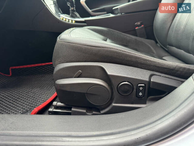 Сірий Опель Інсігнія, об'ємом двигуна 1.96 л та пробігом 176 тис. км за 14100 $, фото 24 на Automoto.ua