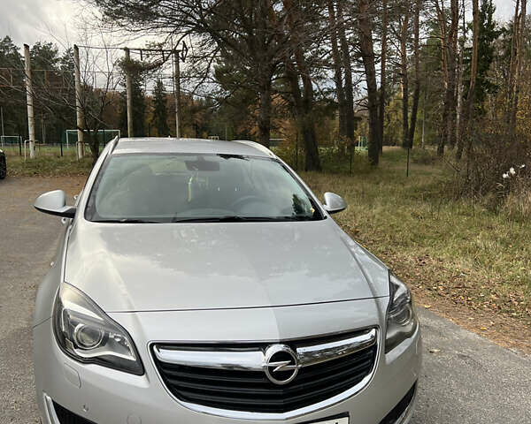 Сірий Опель Інсігнія, об'ємом двигуна 1.6 л та пробігом 250 тис. км за 10500 $, фото 2 на Automoto.ua