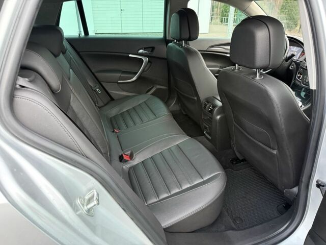 Серый Опель Инсигния, объемом двигателя 2 л и пробегом 212 тыс. км за 10650 $, фото 17 на Automoto.ua