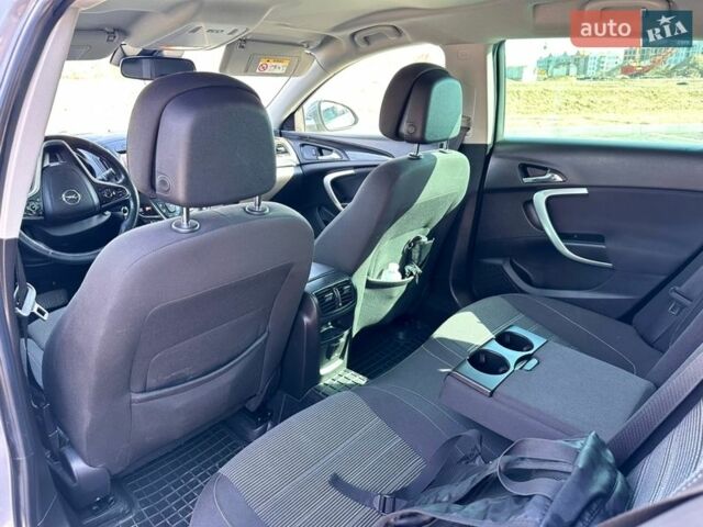 Серый Опель Инсигния, объемом двигателя 1.96 л и пробегом 203 тыс. км за 15000 $, фото 25 на Automoto.ua