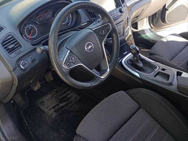 Серый Опель Инсигния, объемом двигателя 1.6 л и пробегом 183 тыс. км за 11000 $, фото 2 на Automoto.ua