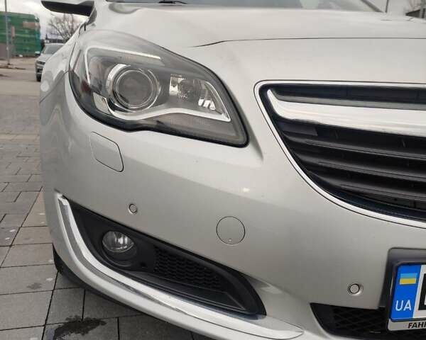 Серый Опель Инсигния, объемом двигателя 1.6 л и пробегом 220 тыс. км за 8700 $, фото 4 на Automoto.ua