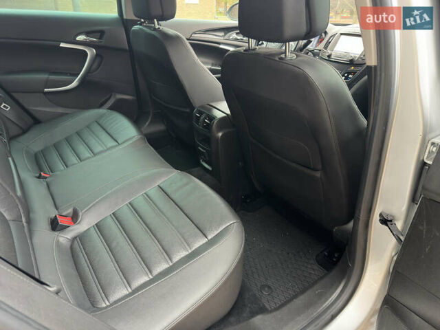 Серый Опель Инсигния, объемом двигателя 1.96 л и пробегом 213 тыс. км за 9900 $, фото 9 на Automoto.ua