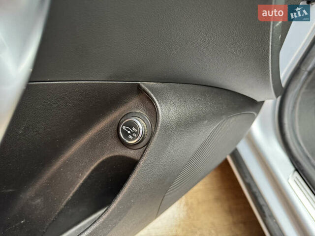 Сірий Опель Інсігнія, об'ємом двигуна 1.96 л та пробігом 176 тис. км за 14100 $, фото 22 на Automoto.ua