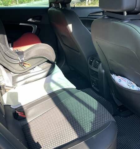 Сірий Опель Інсігнія, об'ємом двигуна 1.6 л та пробігом 198 тис. км за 11250 $, фото 9 на Automoto.ua