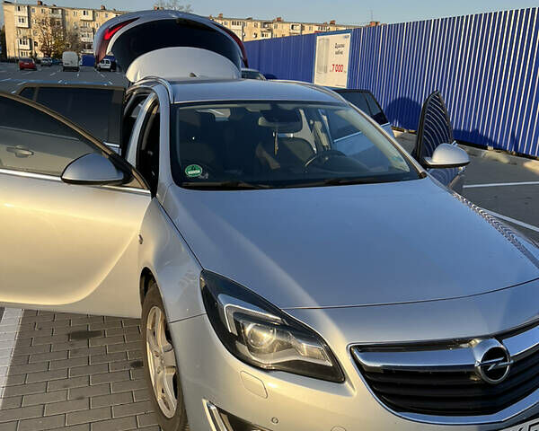 Серый Опель Инсигния, объемом двигателя 1.6 л и пробегом 200 тыс. км за 11800 $, фото 20 на Automoto.ua